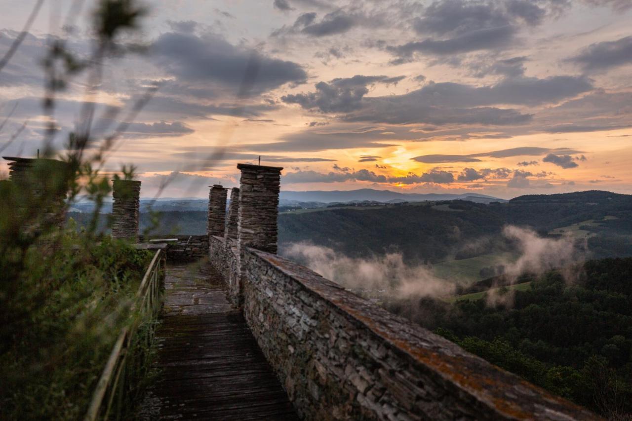 Burg Bernstein Hotell Exteriör bild
